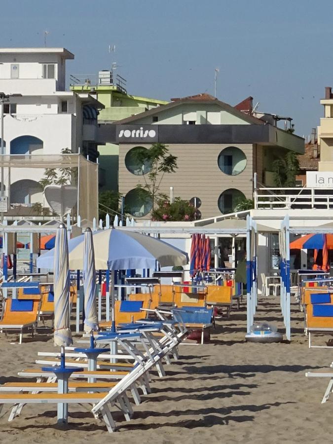 Hotel Sorriso - Molto Piu Di Una Stella Riccione Exterior foto