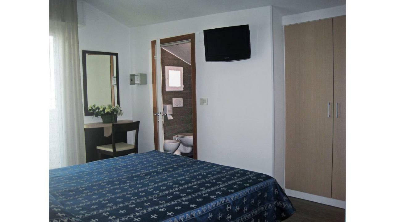Hotel Sorriso - Molto Piu Di Una Stella Riccione Exterior foto